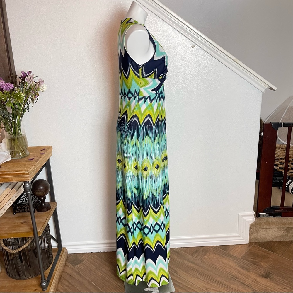 Sleeveless V-Neck Maxi Dress in Green & Navy - Picture 3 of 4